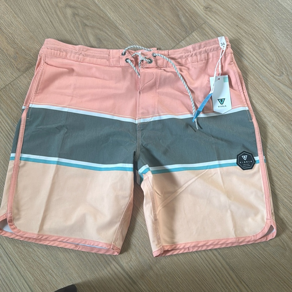 NWT VISSLA Cheater Five Boardshorts 16 1/2” Size Large Charcoal Gray